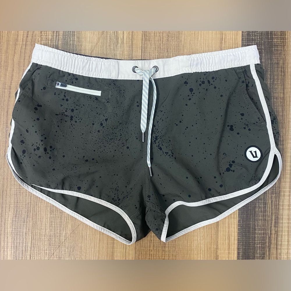 Vuori Shorts Womens M Green Tavi Running Athletic Drawstring Oregano Splatter